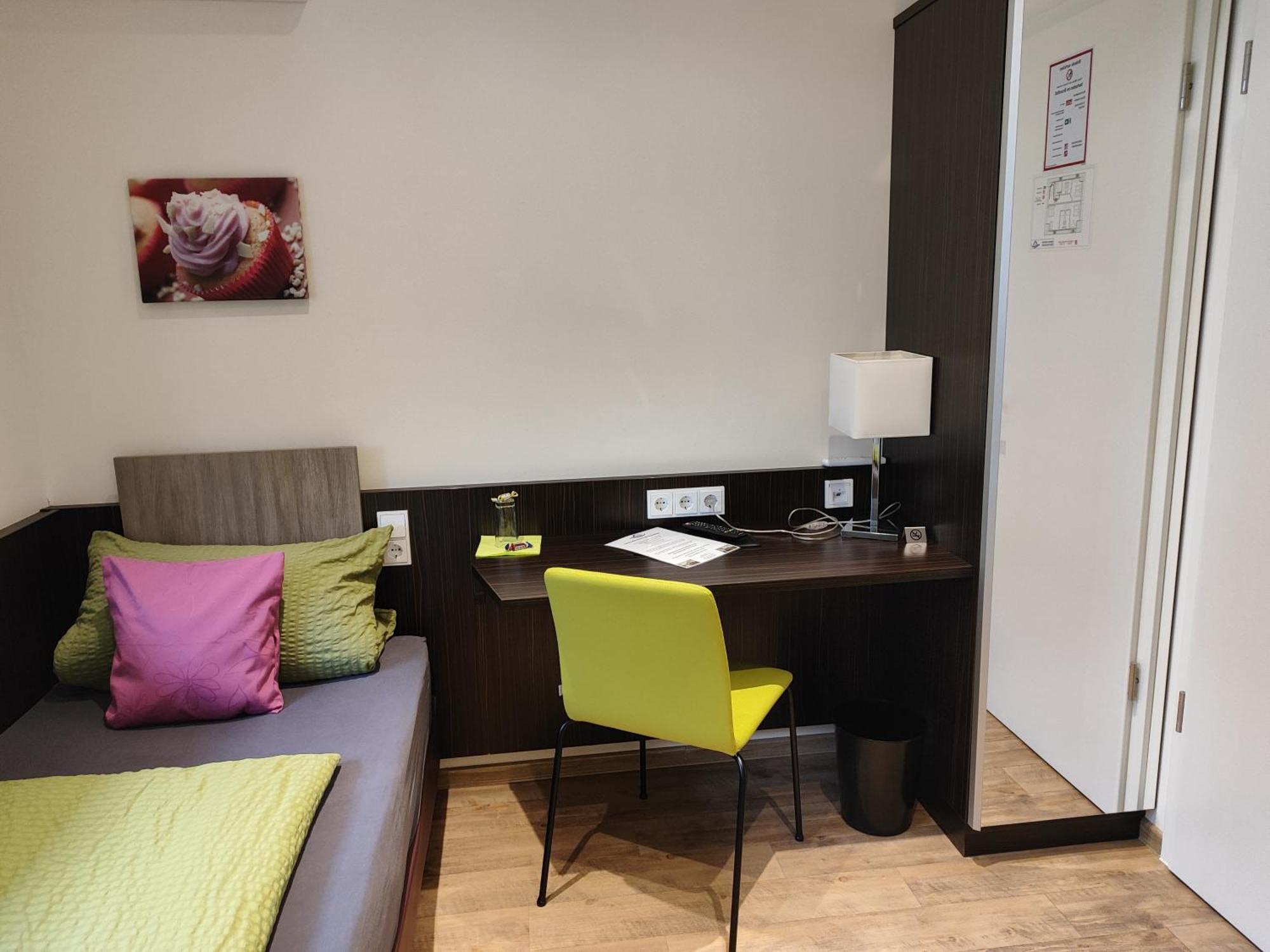 Hotel Gaestehaus Stock Zimmer Sahnehaeuble Friedrichshafen Exterior photo